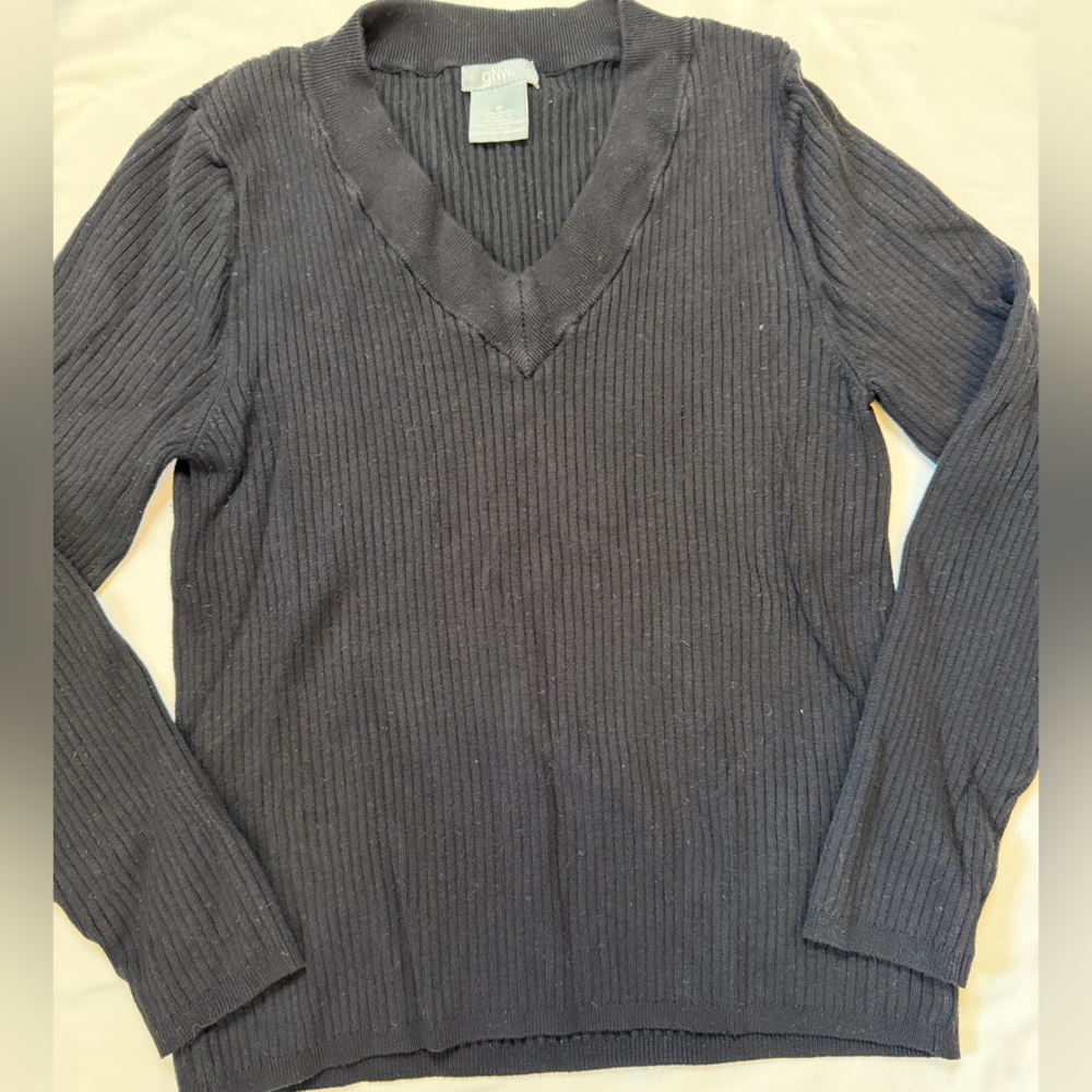 GNW size medium black ribbed long sleeve shirt